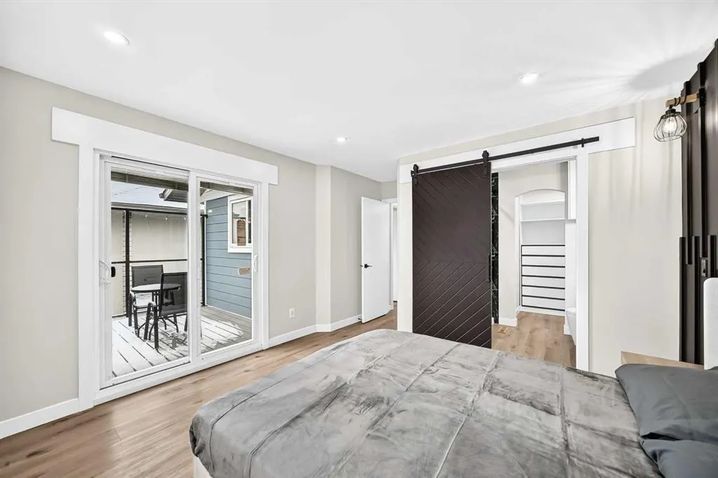 200 Panora Close NW