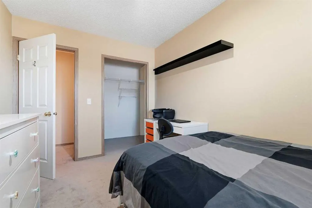 58 Country Hills Villas NW