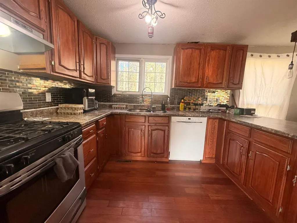 130048 TOWNSHIP ROAD 594