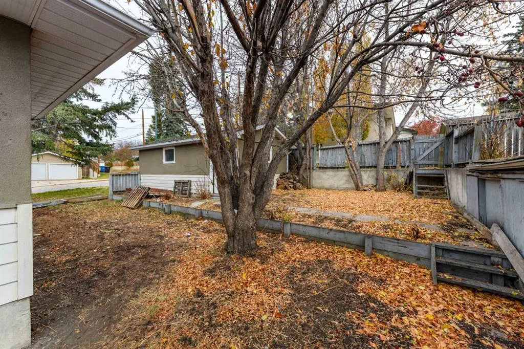 4 Cheyenne Crescent NW