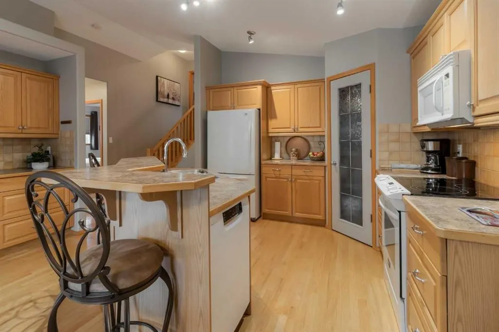 38 Riverpark Boulevard W