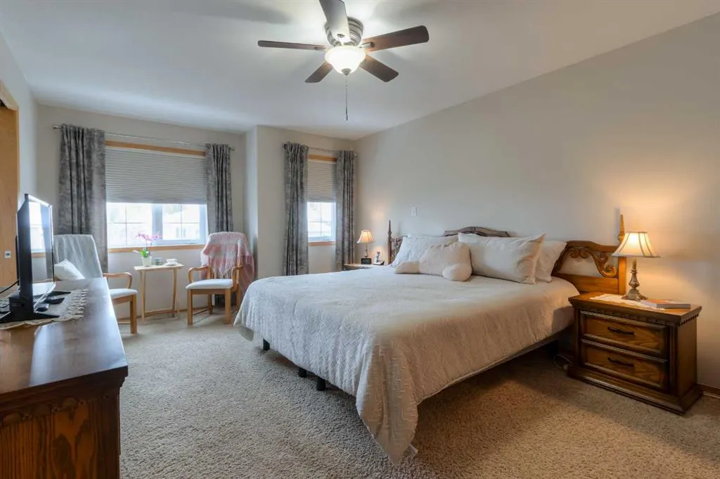 38 Riverpark Boulevard W