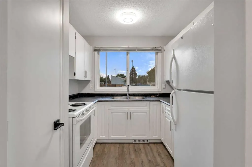 5425 Pensacola Crescent SE #33
