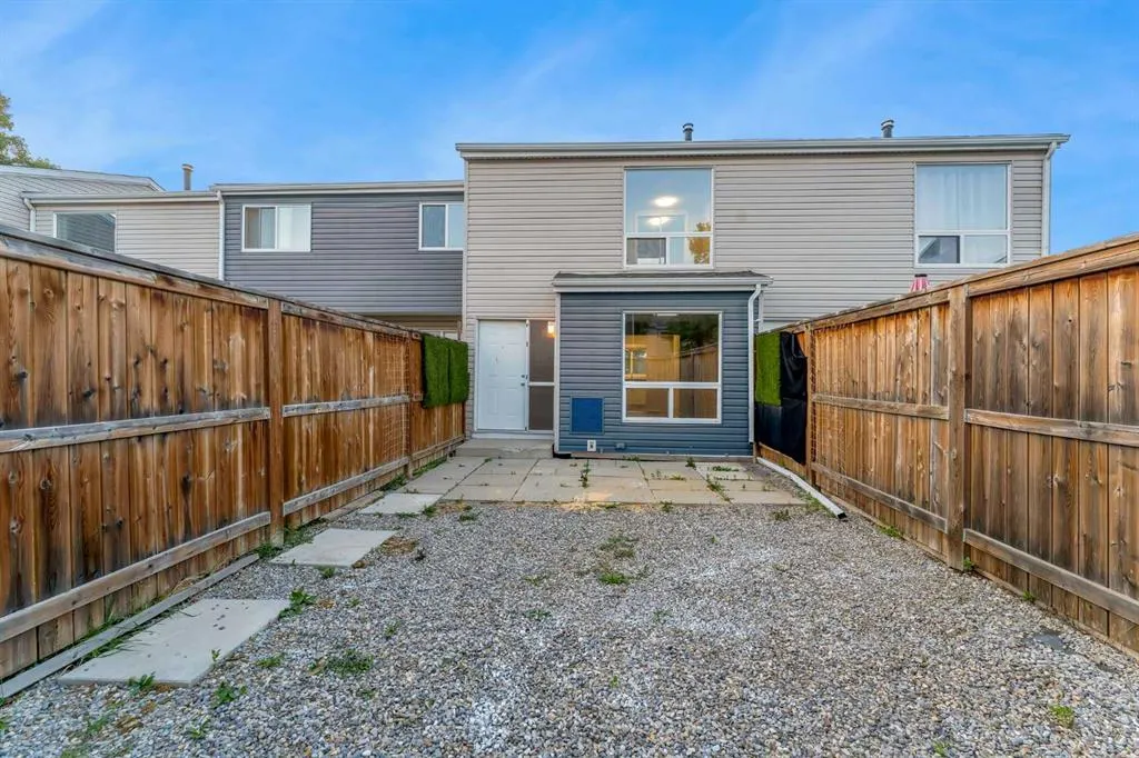 5425 Pensacola Crescent SE #33