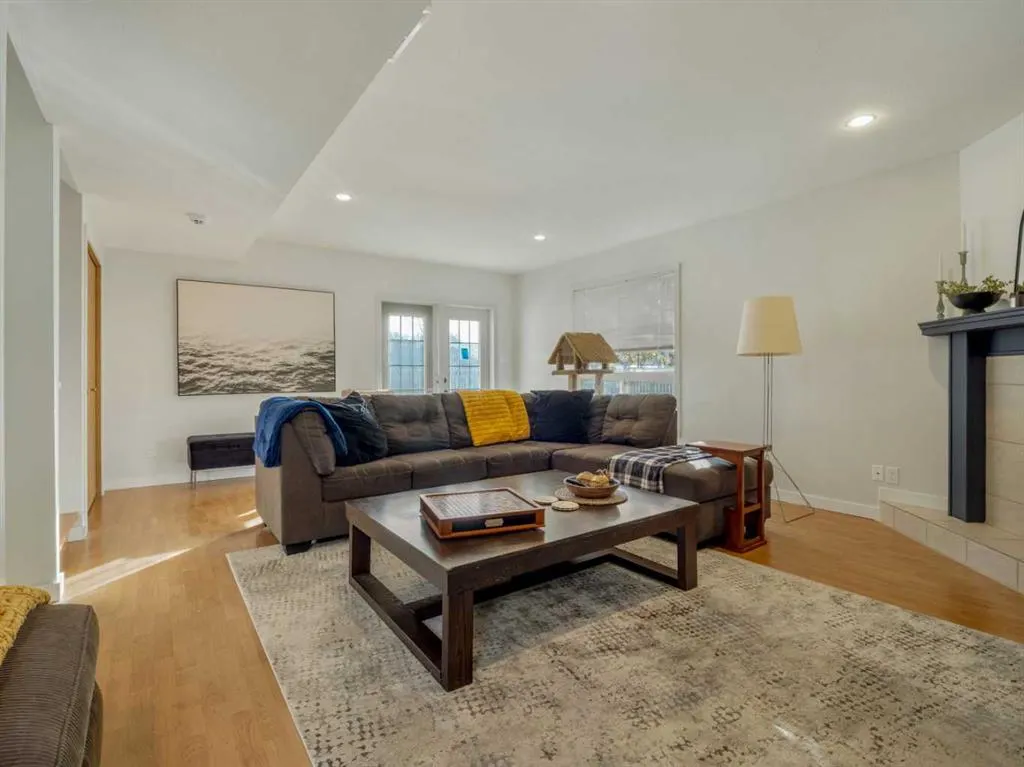 55 Assiniboia Road W