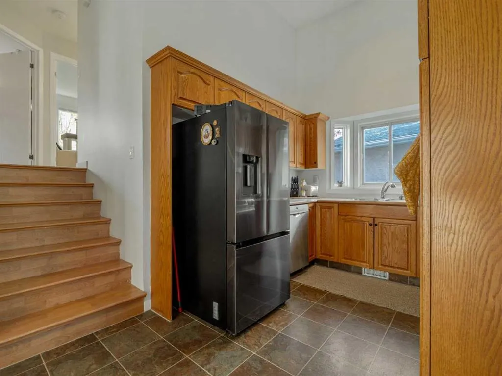 55 Assiniboia Road W