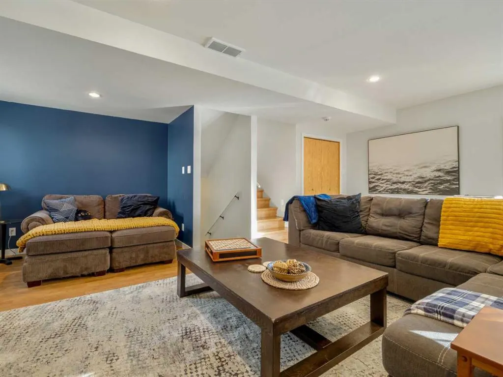 55 Assiniboia Road W