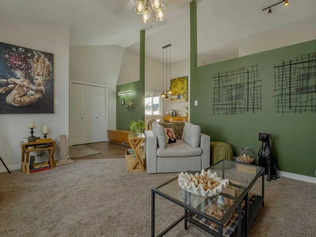 55 Assiniboia Road W