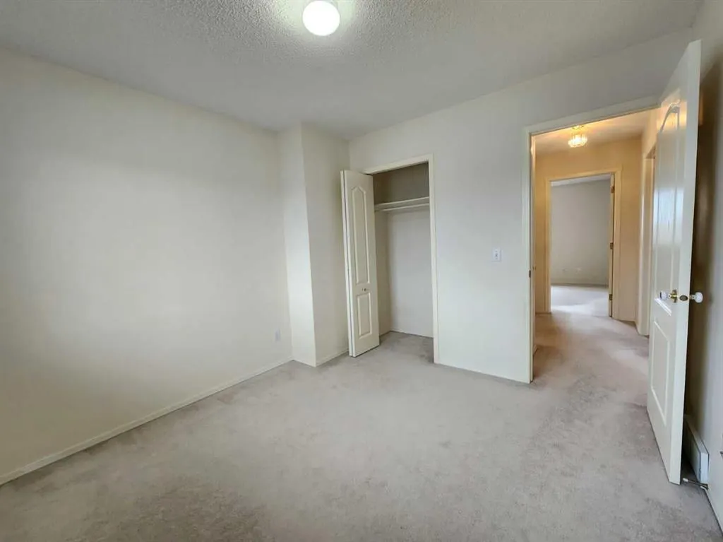 102 Somervale Green SW