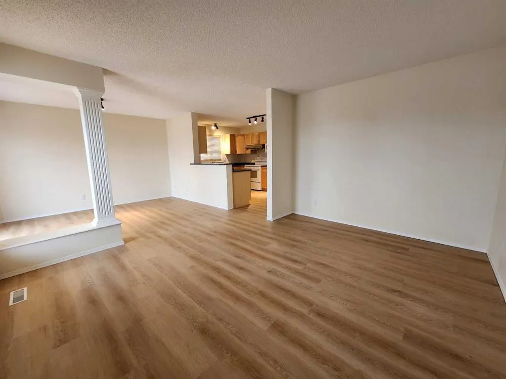 102 Somervale Green SW