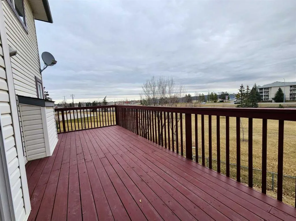 102 Somervale Green SW