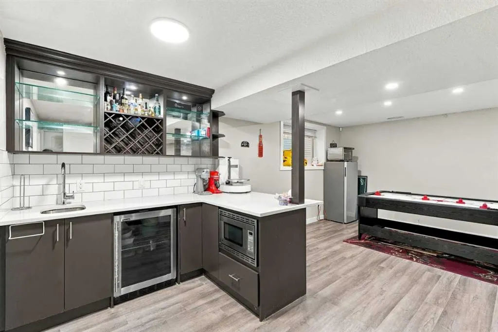 65 Sage Bank Crescent NW