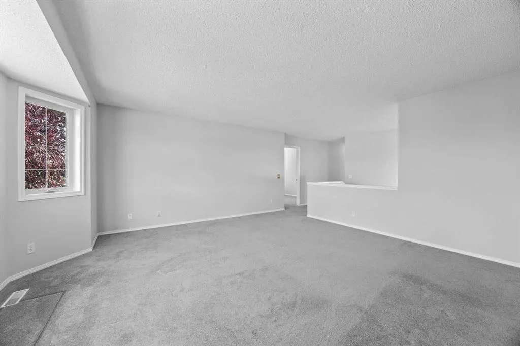 15 Hidden Ranch Crescent NW