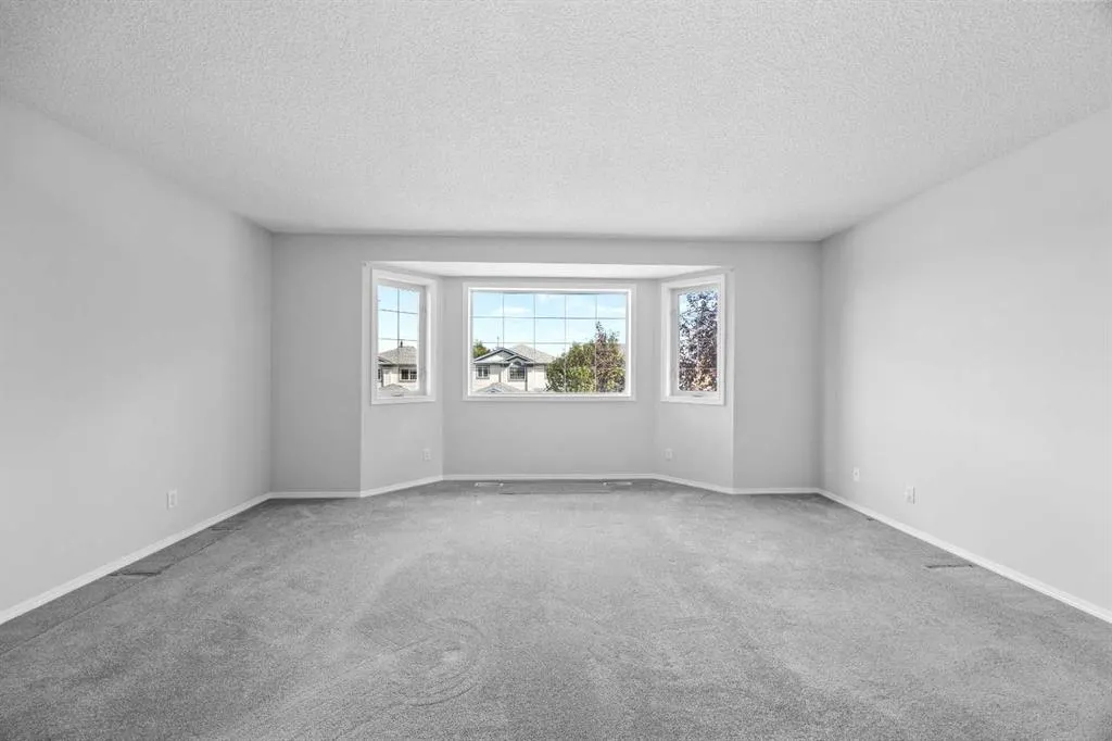 15 Hidden Ranch Crescent NW