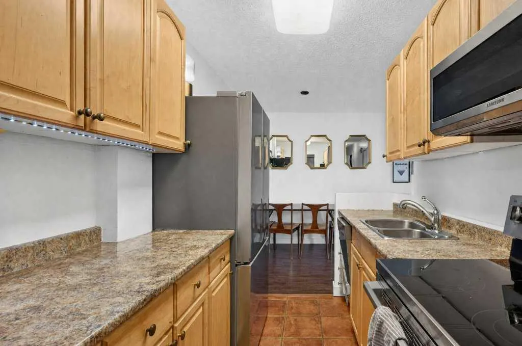 1616 8 Avenue NW #322