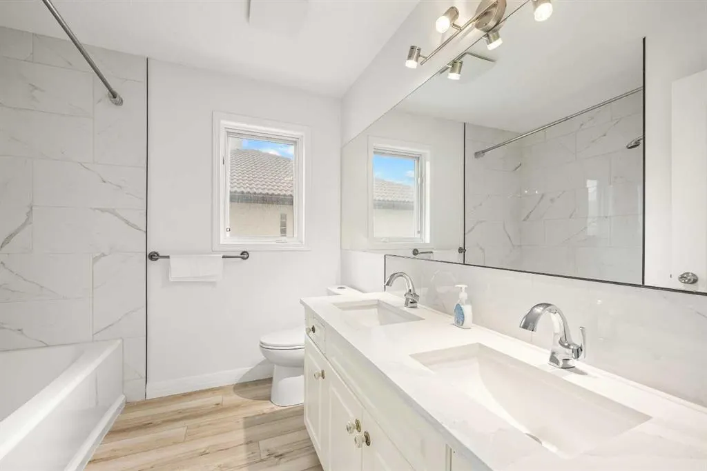 78 Hamptons Circle NW