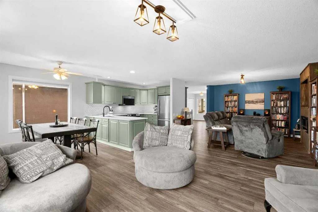 411 Lineham Acres Bay NW