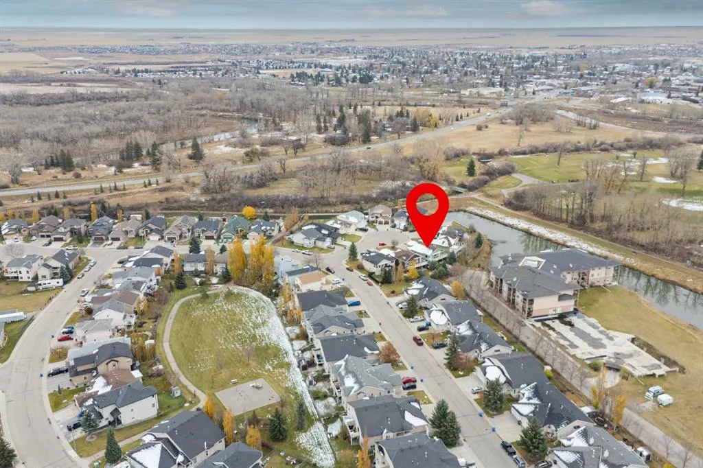 411 Lineham Acres Bay NW