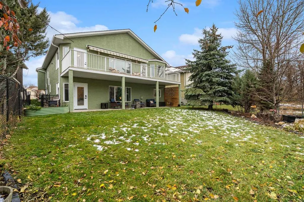 411 Lineham Acres Bay NW
