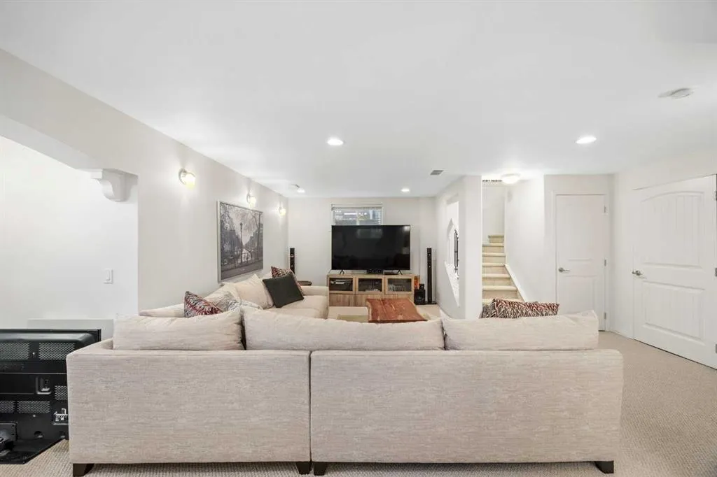 75 West Springs Way SW