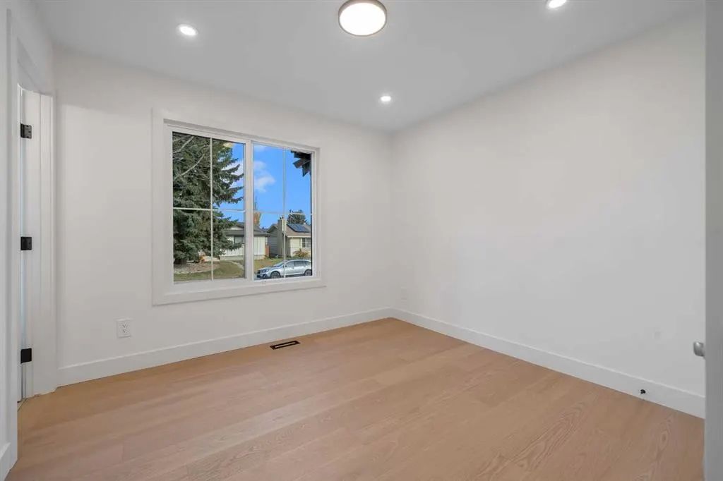 311 Parkglen Crescent SE