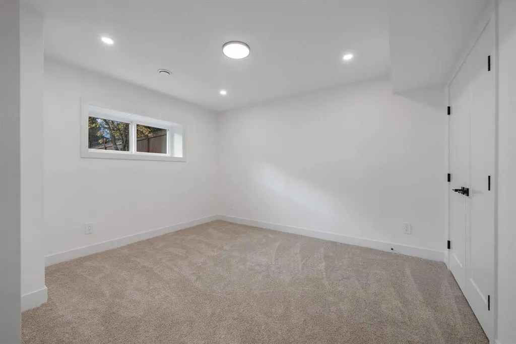 311 Parkglen Crescent SE