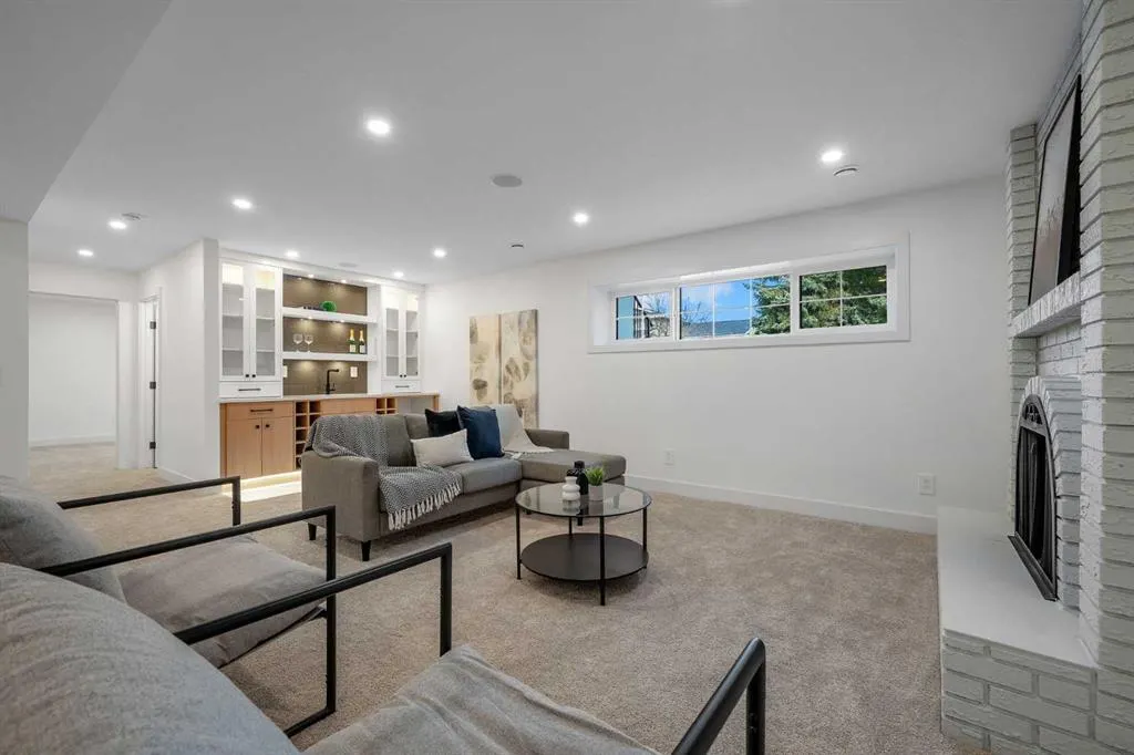 311 Parkglen Crescent SE