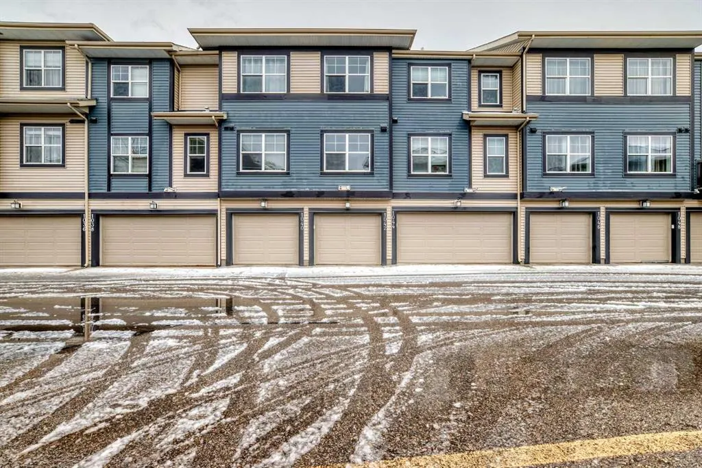 1042 Mckenzie Towne Villas SE
