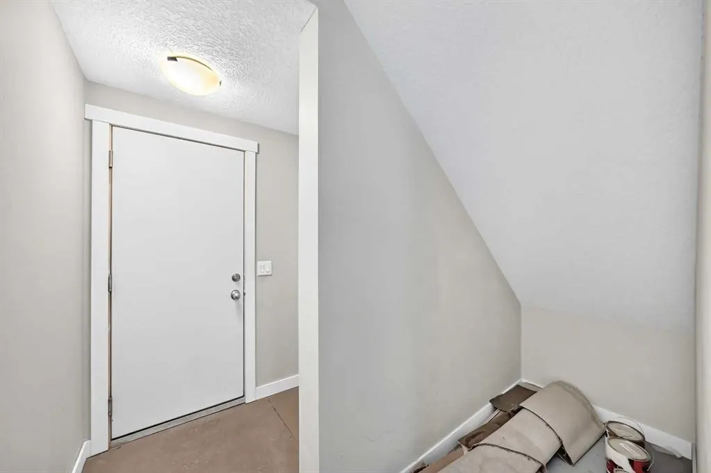 1042 Mckenzie Towne Villas SE