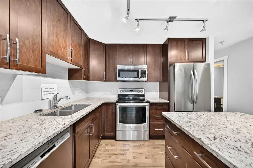 1042 Mckenzie Towne Villas SE