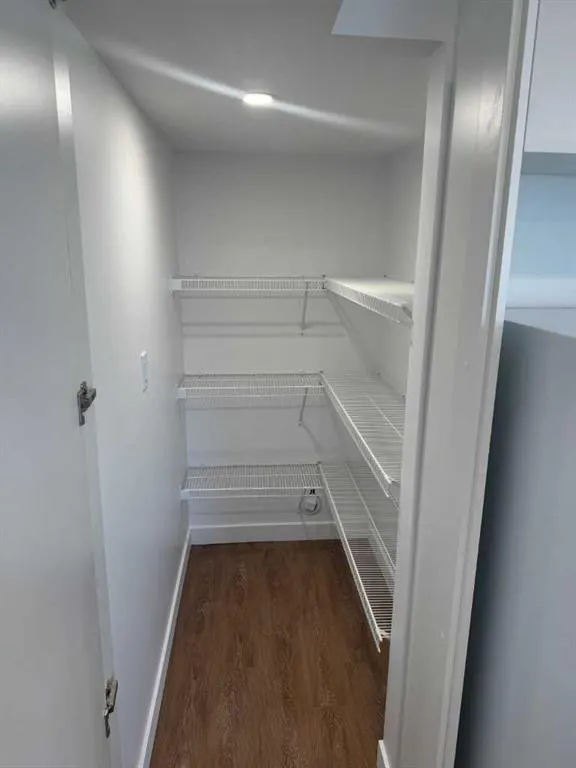 212 1 Avenue E #5