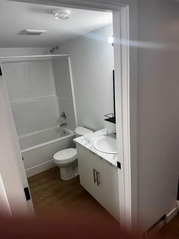 212 1 Avenue E #5