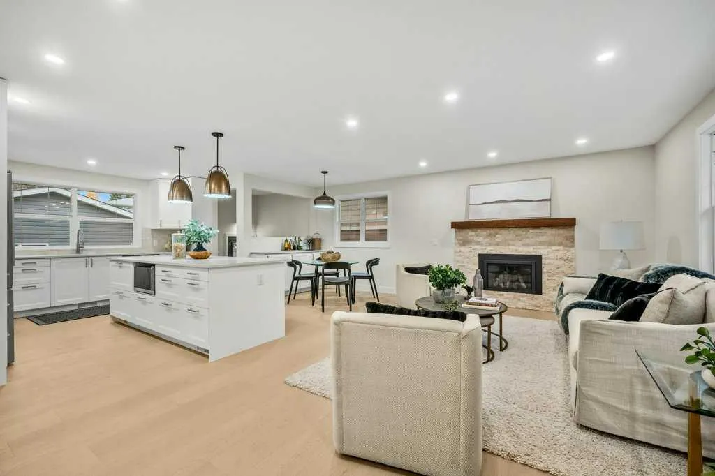 7 Canna Bay SW