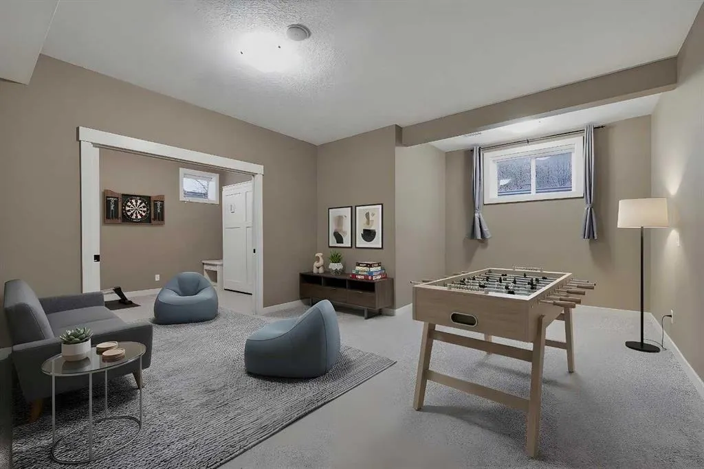 36 Evergreen Square SW