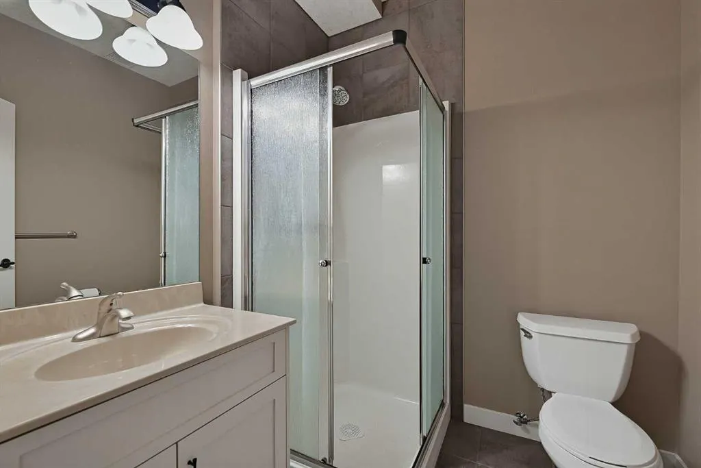 36 Evergreen Square SW