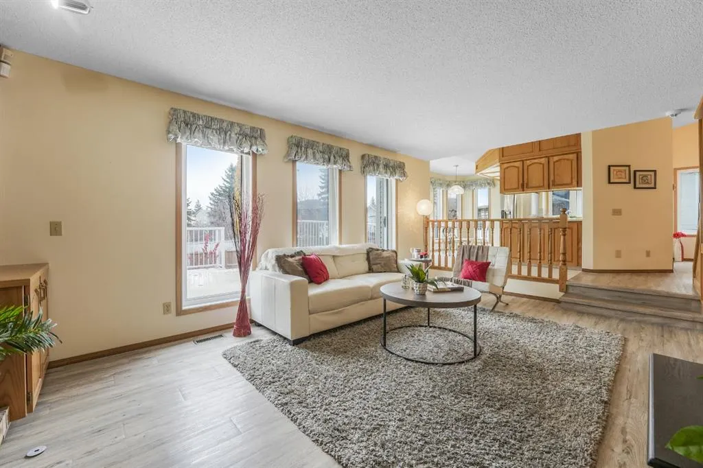 61 Shannon Crescent SW