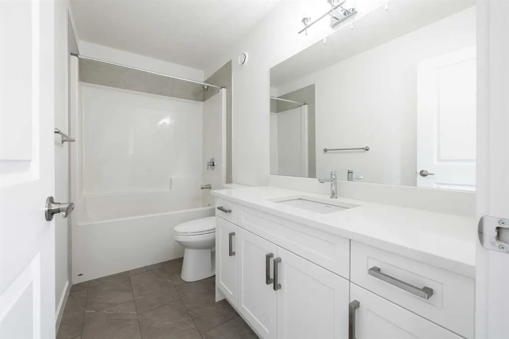 304 Edgefield Close