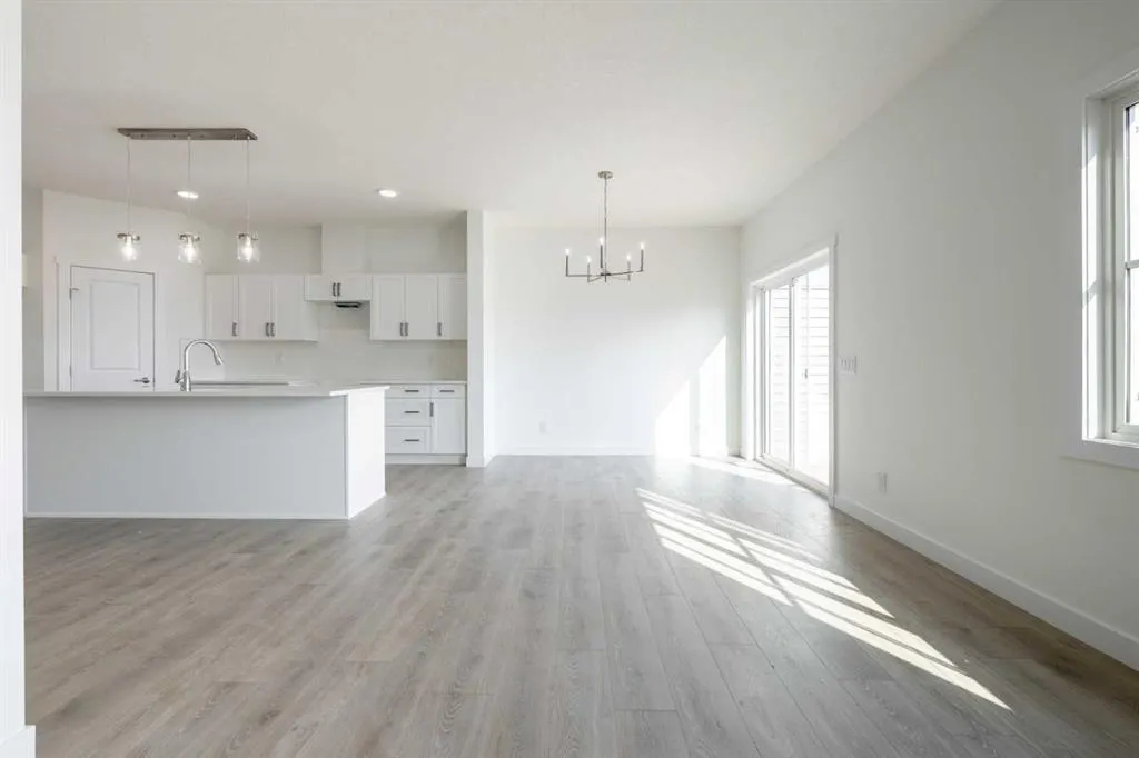 304 Edgefield Close