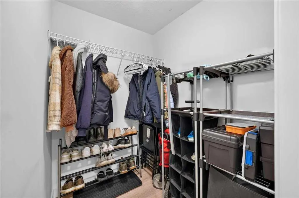100 Auburn Meadows Manor SE #116