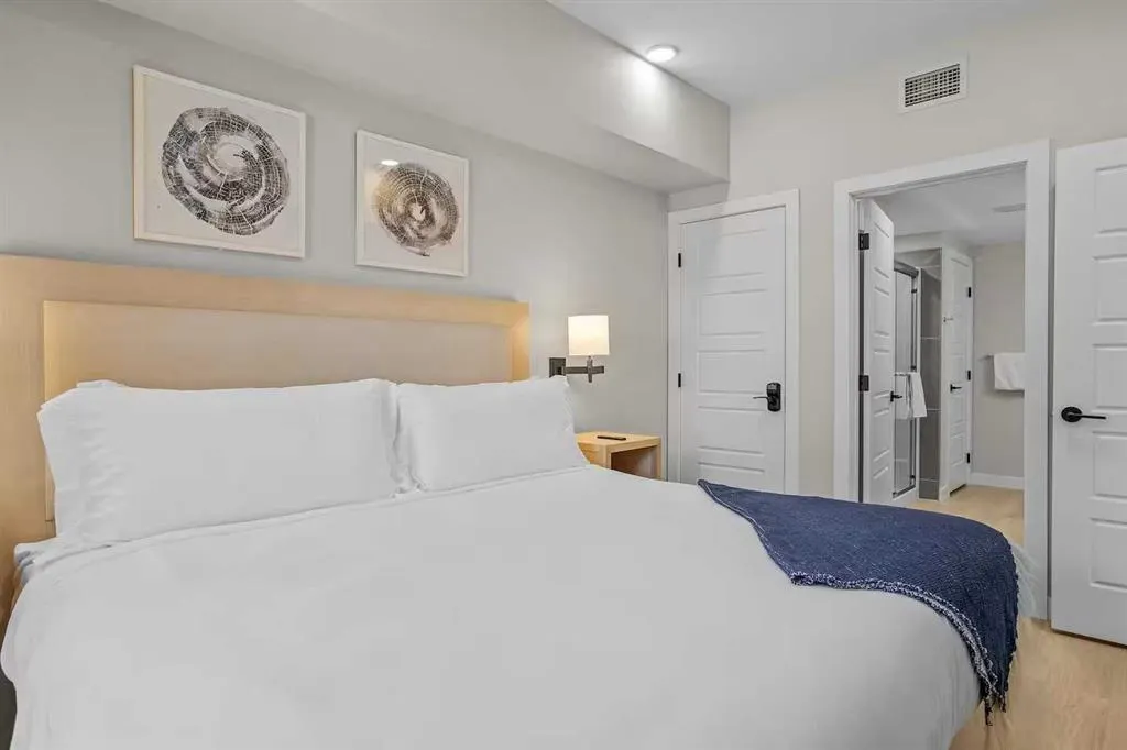 200 2nd Avenue #2216