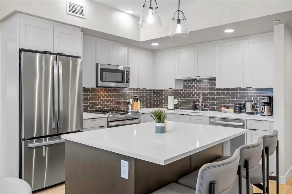 200 2nd Avenue #2216