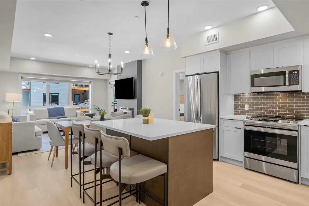 200 2nd Avenue #2216