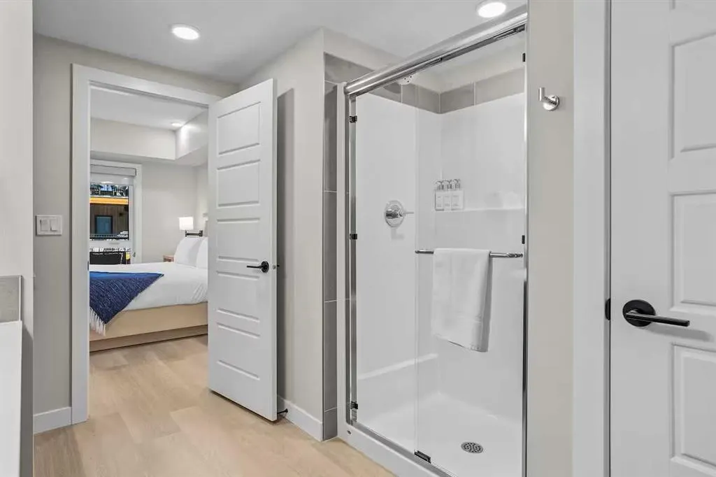 200 2nd Avenue #2216
