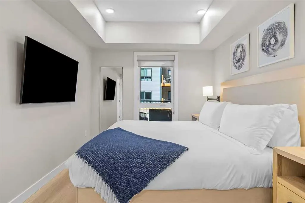 200 2nd Avenue #2216