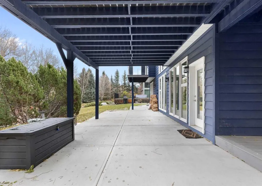 32 Bow Village Crescent NW