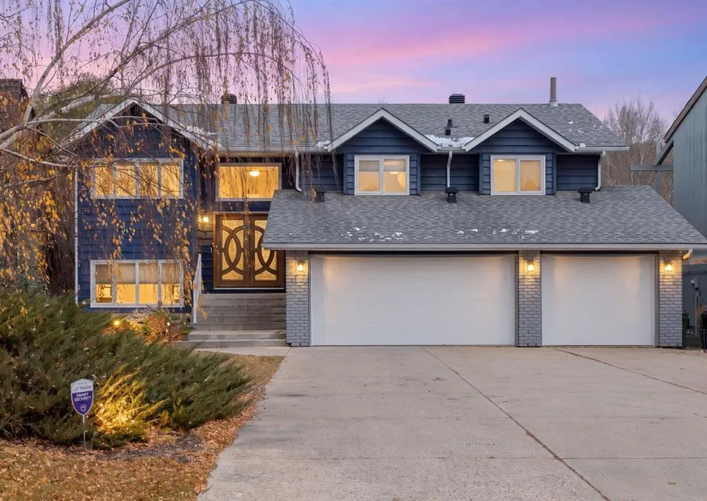 32 Bow Village Crescent NW