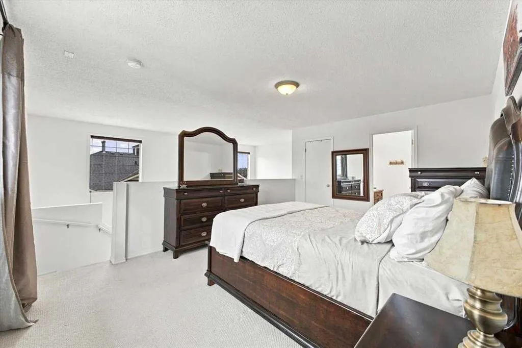 619 Country Village Cape NE