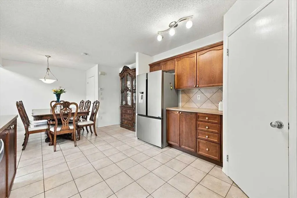 619 Country Village Cape NE