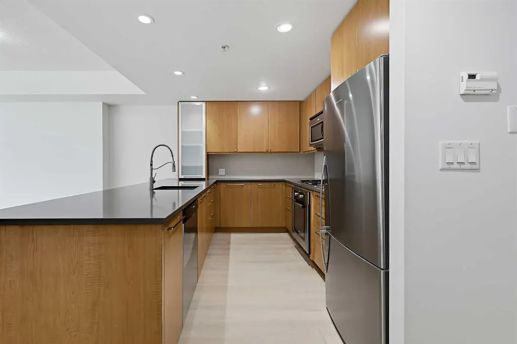 1118 12 Avenue SW #305