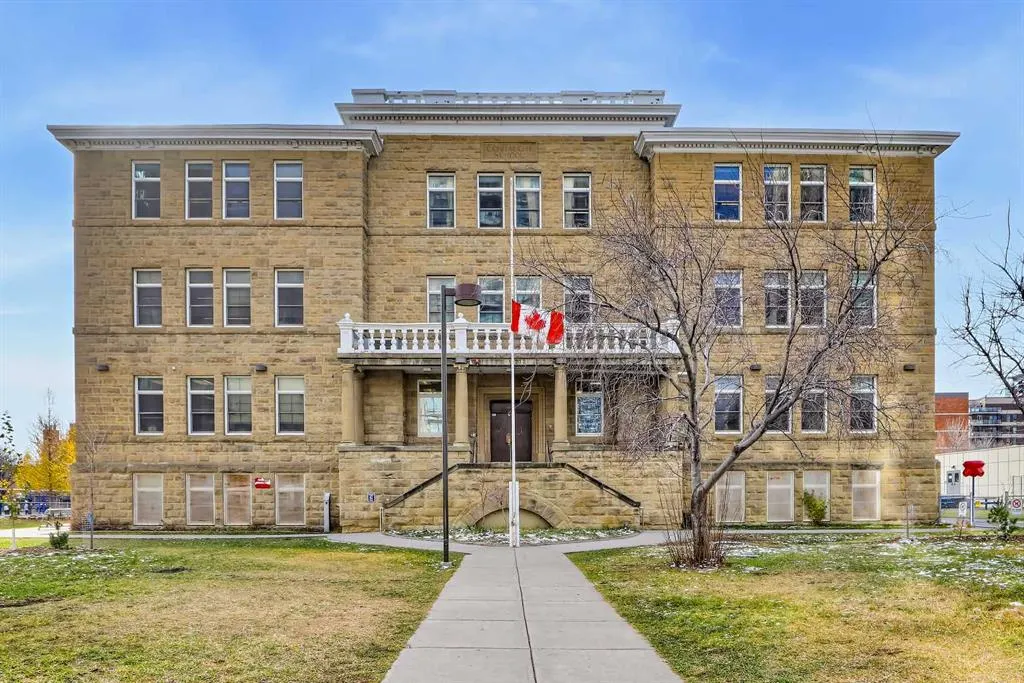 1118 12 Avenue SW #305